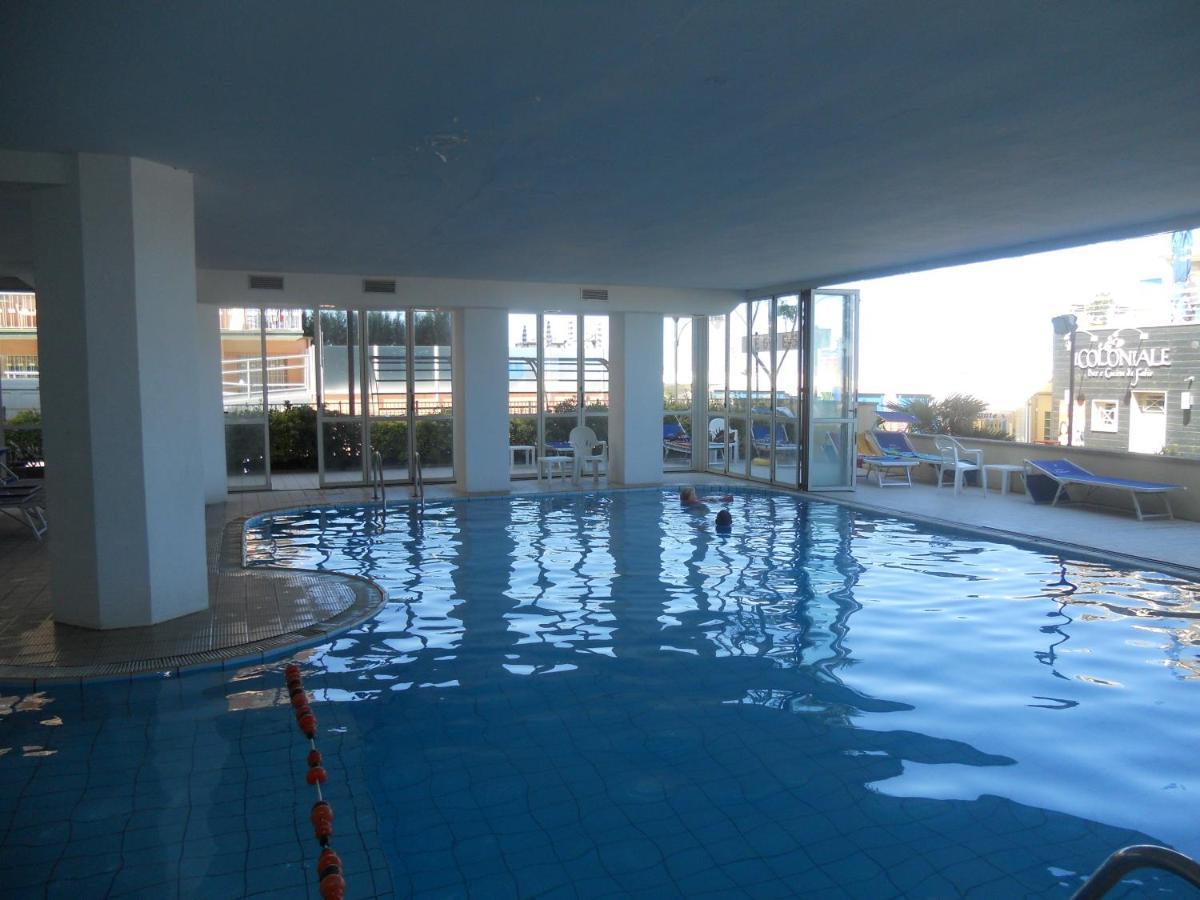 Hotel Negresco Католика Екстериор снимка