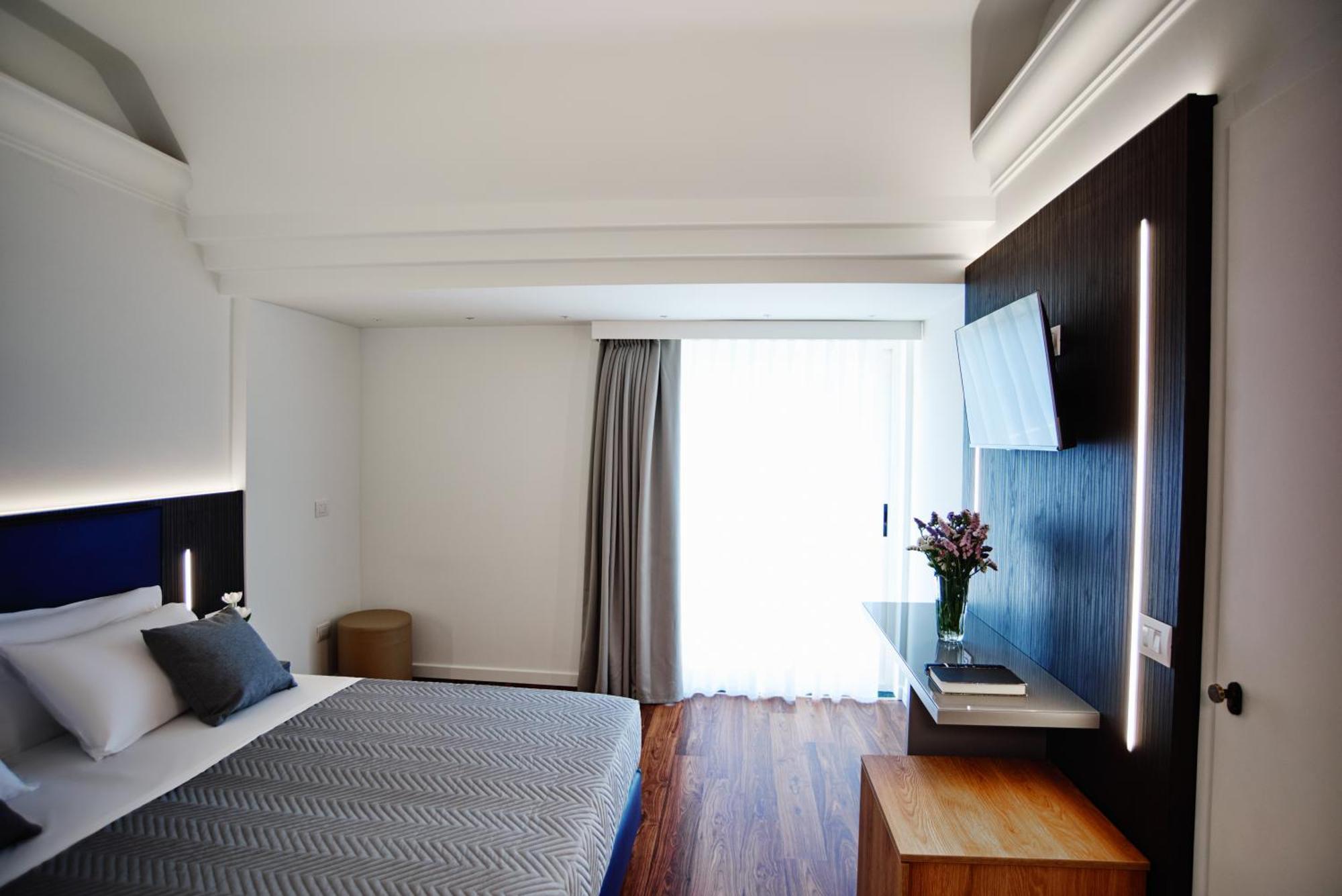 Hotel Negresco Католика Екстериор снимка
