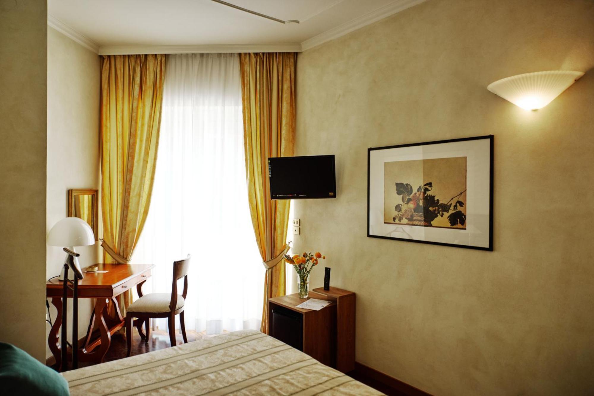 Hotel Negresco Католика Екстериор снимка