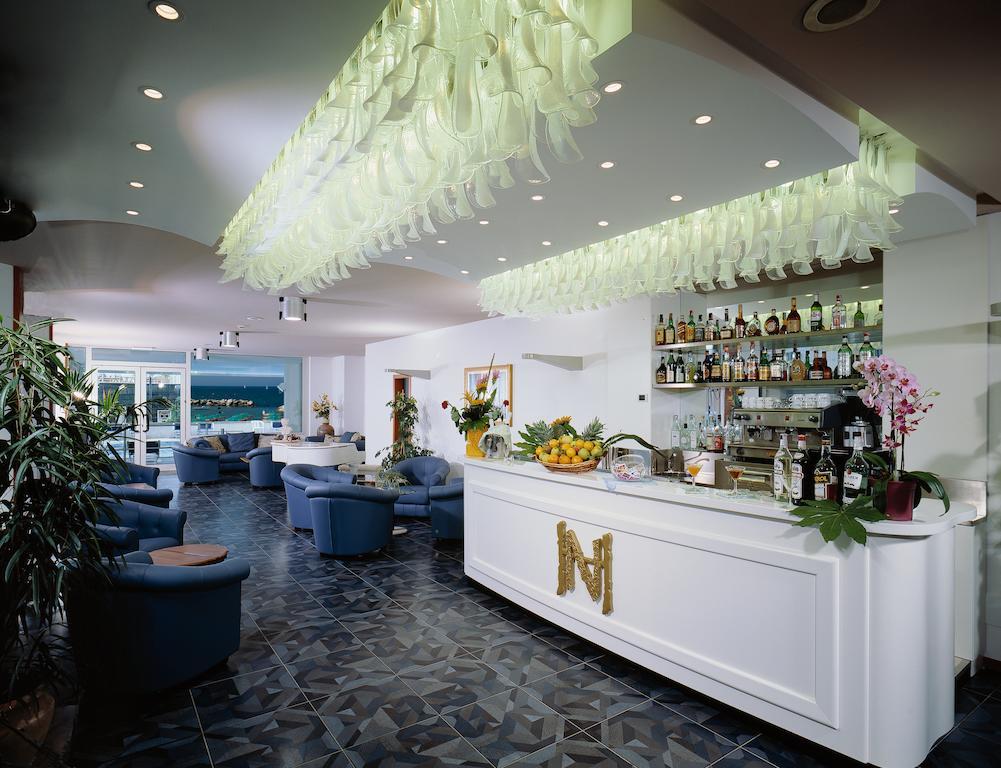 Hotel Negresco Католика Екстериор снимка