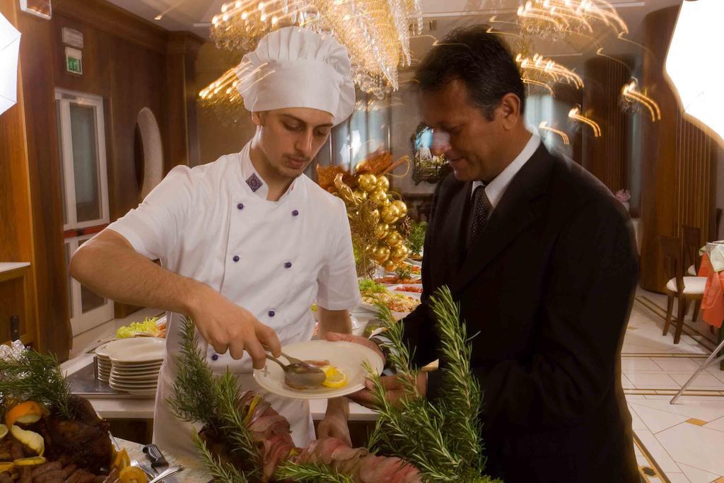 Hotel Negresco Католика Екстериор снимка
